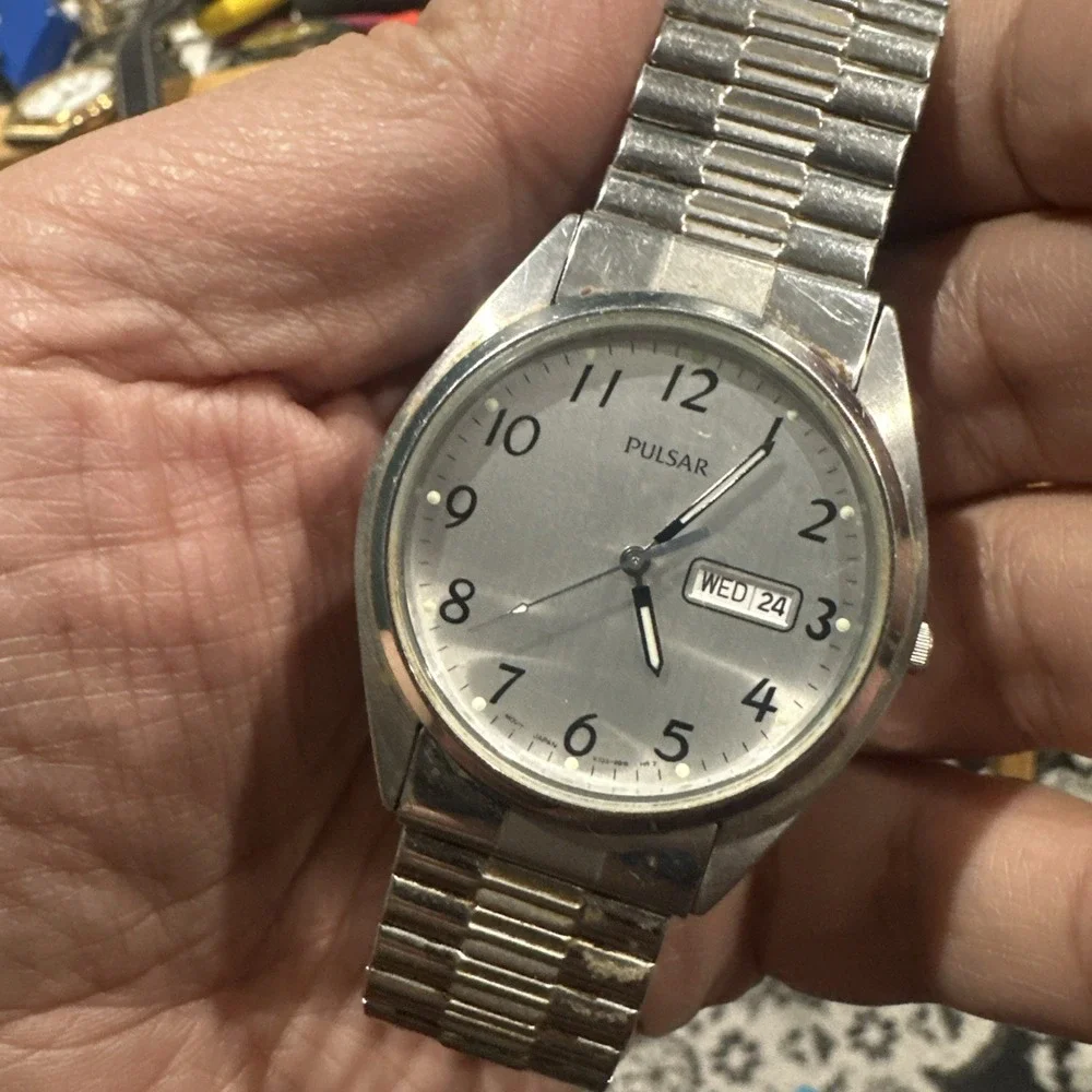 Working Vintage Pulsar Day Date‎ Mens Silver Watch Steel 37mm New Battery Quartz